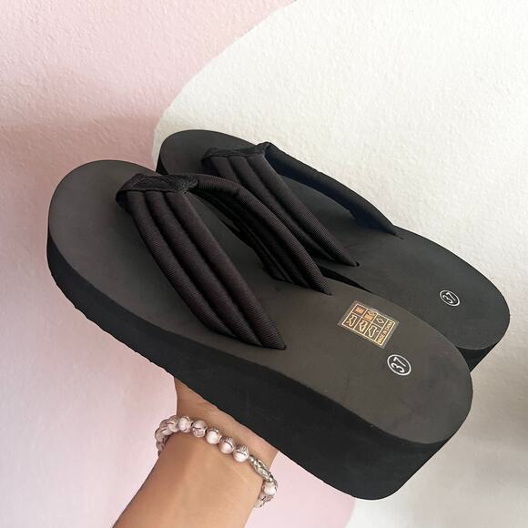 Black Platform‎ Flip Flop Sandals Y2K Retro Chunky Grunge Sz 6 - Picture 2 of 3